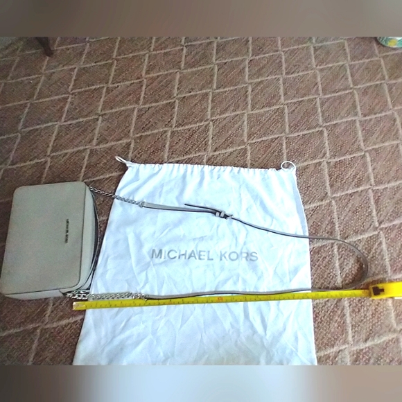 Michael Kors leather Jet Set East West Crossbody Bag NWOT - Picture 13 of 13